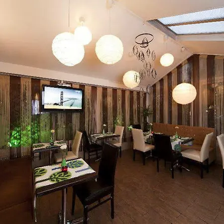 Arach Harbiye Hotel