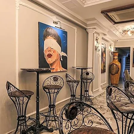 Arach Harbiye Hotel