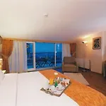 阿拉赫海比耶酒店 2*